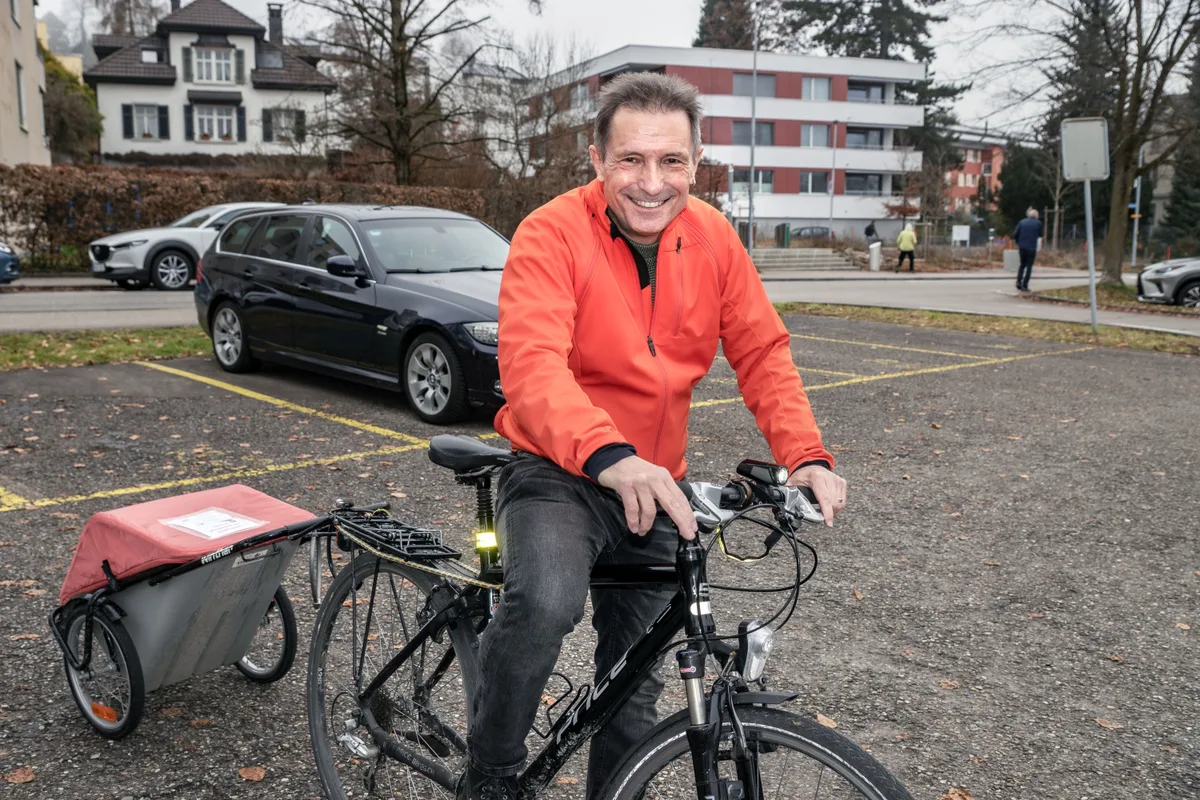 Thom Hoffmann hat nichts Geringeres vor, als Wetzikon zur velofreundlichsten Stadt der Schweiz zu machen. Er hat eine eigene Website velofreundliches-wetzikon.ch und hat bereits einiges erreichen können. Wir stellen ihn vor.